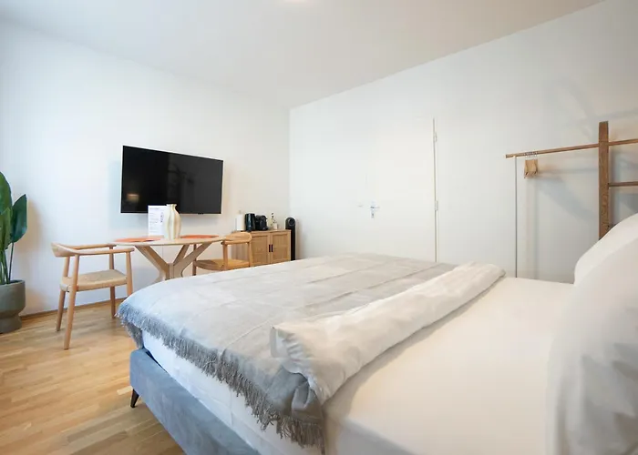 Brand New! Selfcheck-in, King Size Bed, Free Wi-fi