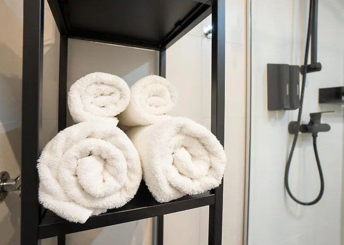 Brand New! Selfcheck-in, King Size Bed, Free Wi-fi *