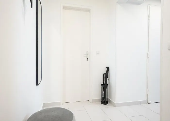 Brand New! Selfcheck-in, King Size Bed, Free Wi-fi